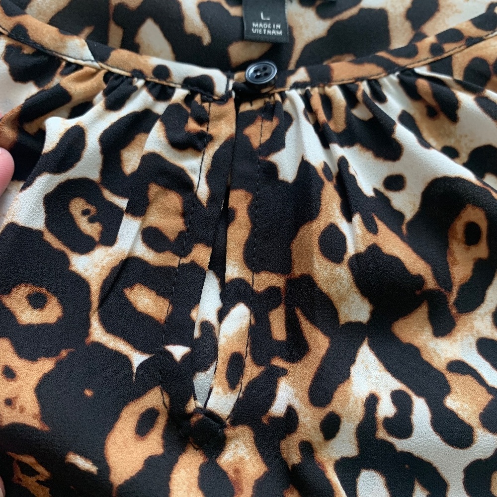 Talbots Leopard Print Short Sleeve Top- Size Large - image 7